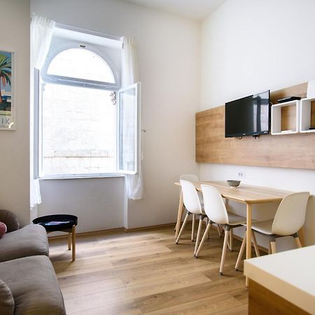 Street Buzz Old Town Apartment By Duhomes 두브로브니크 외부 사진
